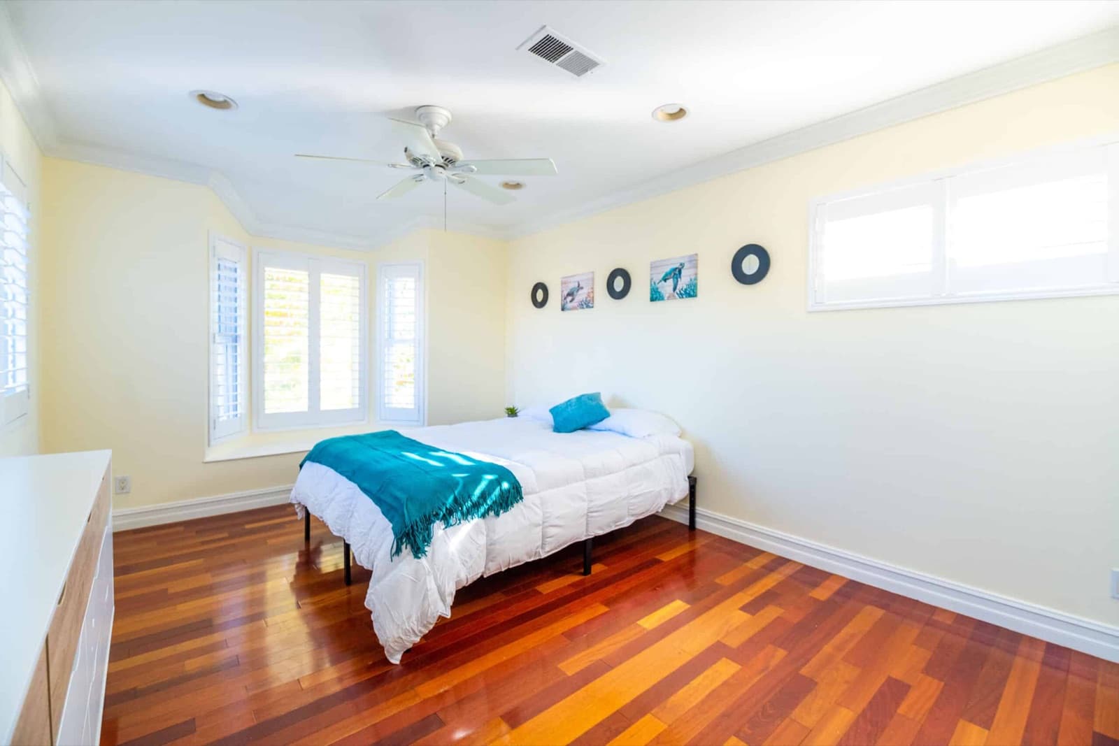 Residential bedroom suite at Ocean Coast Recovery
