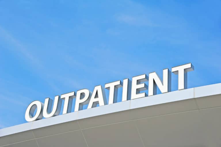 Read more about the article Inpatient vs. Outpatient Rehab Explained